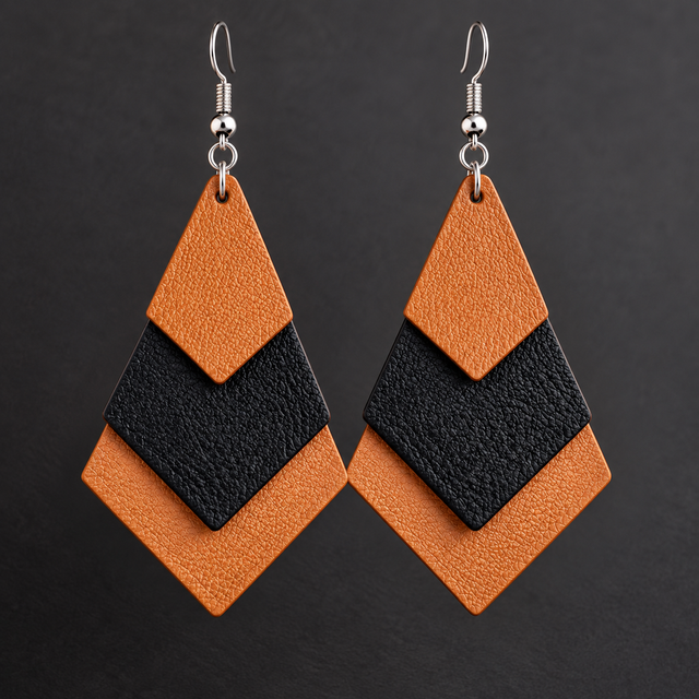 Boucles d’oreilles cuir véritable, élégantes et Intemporelles.