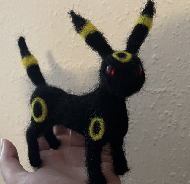 Umbreon naaldvilt figuur