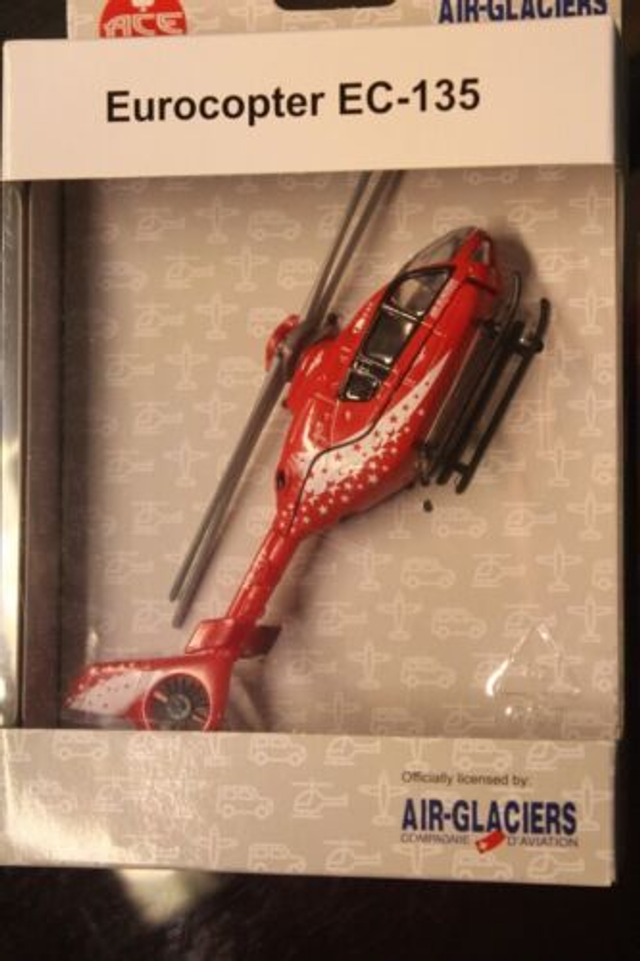 Air Glacier Helikopter EC-135 (HB-ZEF) ca. 1:87