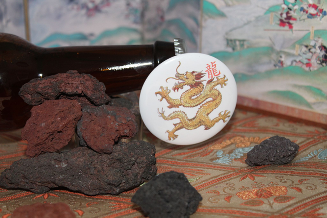 Décapsuleur magnétique  "Dragon Jaune"