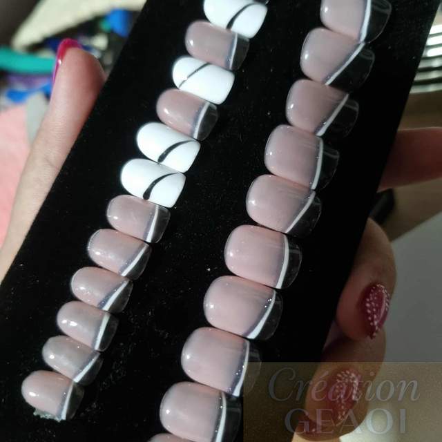 Black and white little carré S