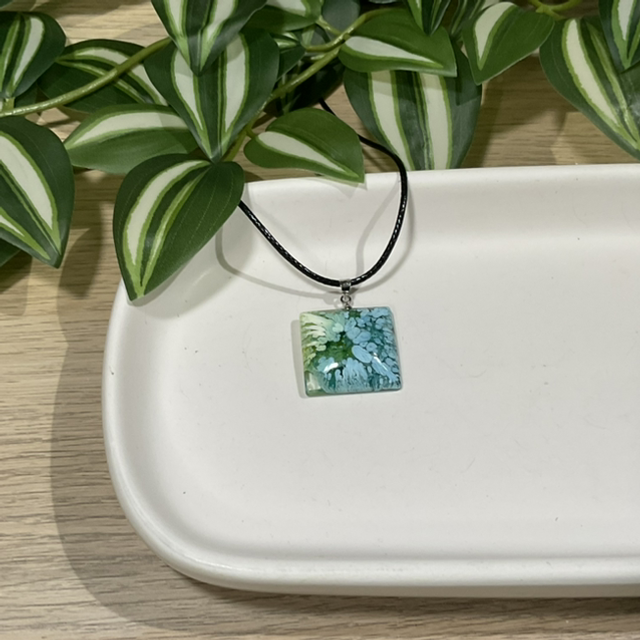 Farbe: Halzkette K0031