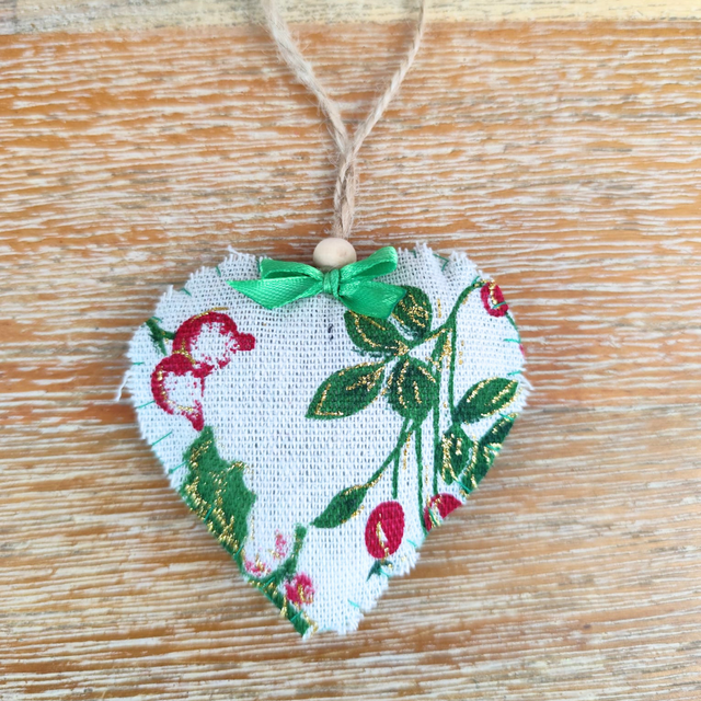 Suspension Coeur en tissu motif houx