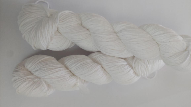 A personnaliser : châle ou écharpe blanc lumineux 