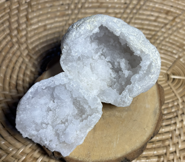 GÉODE DE CRISTAL DE ROCHE 4