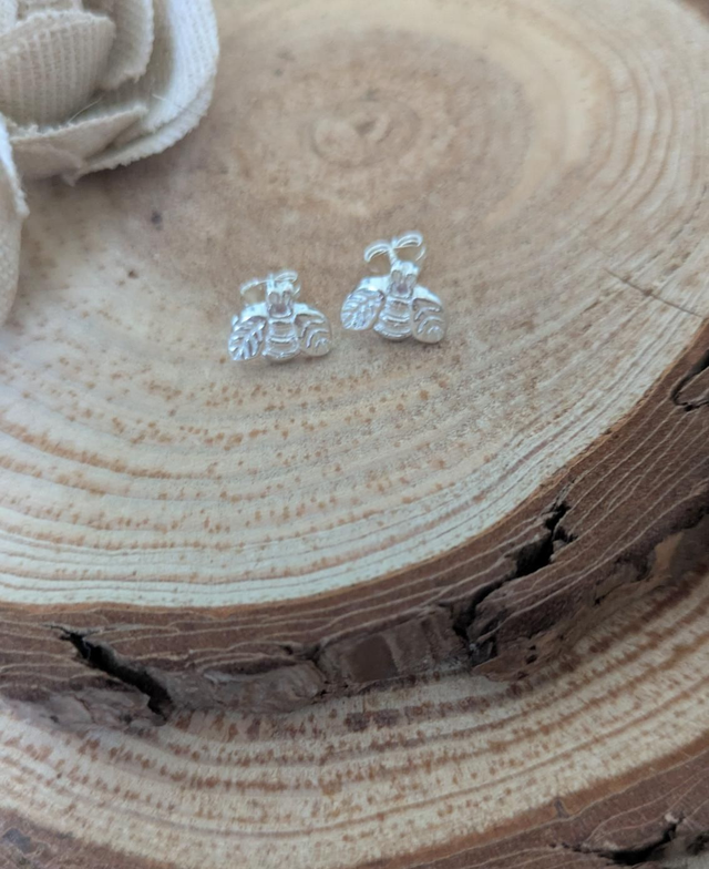Cute bee studs 
