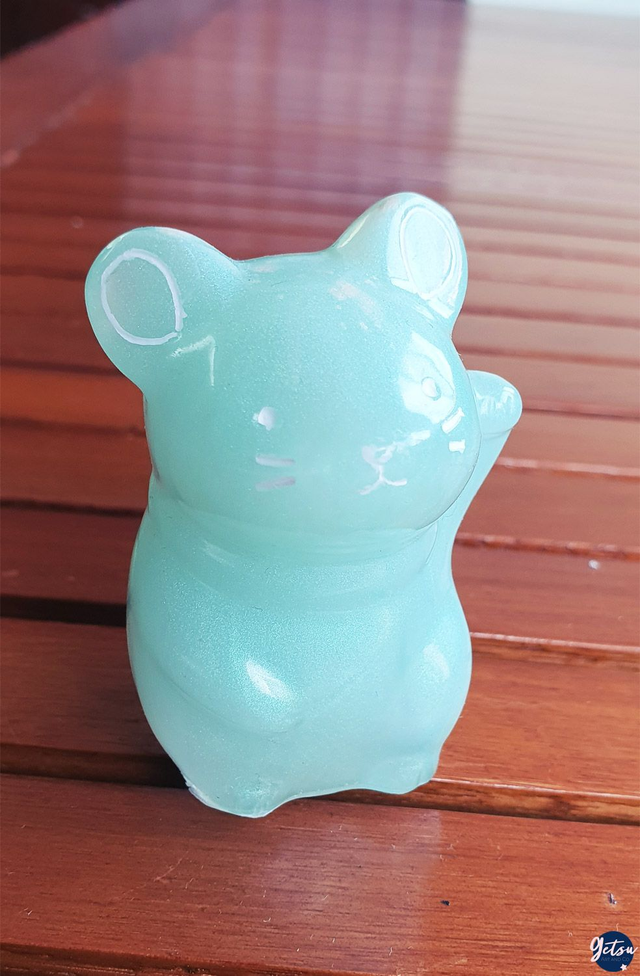 Statuette souris bleu givre