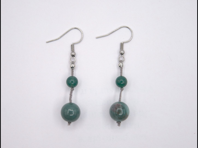 Boucles d'oreilles 2 agates mousse (vertes) sur soie tressée