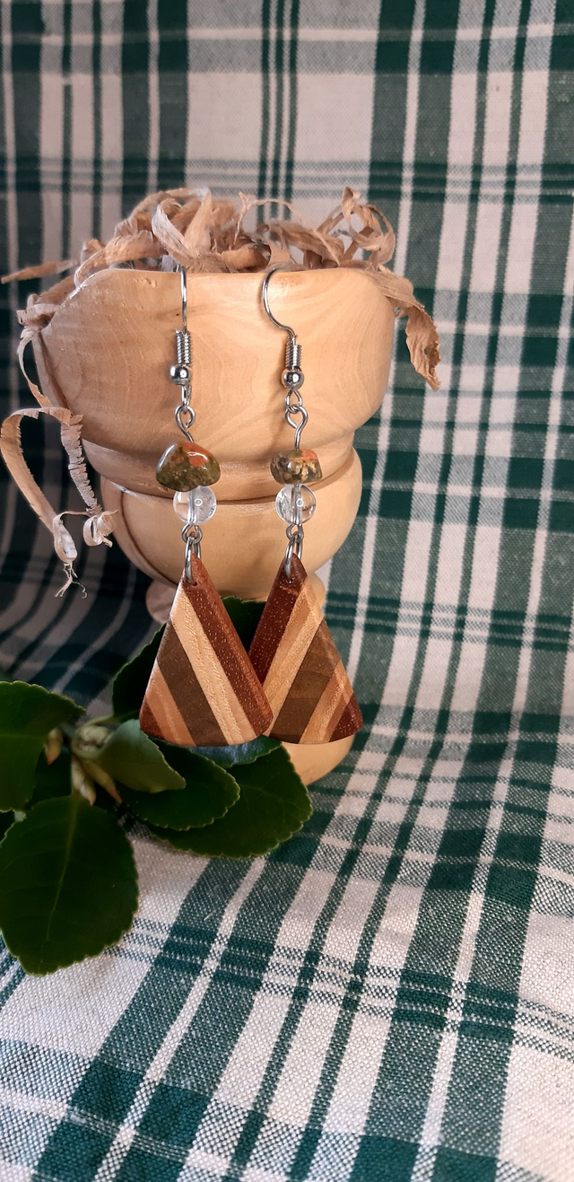 Boucles d'oreilles bois et pierres natruelles