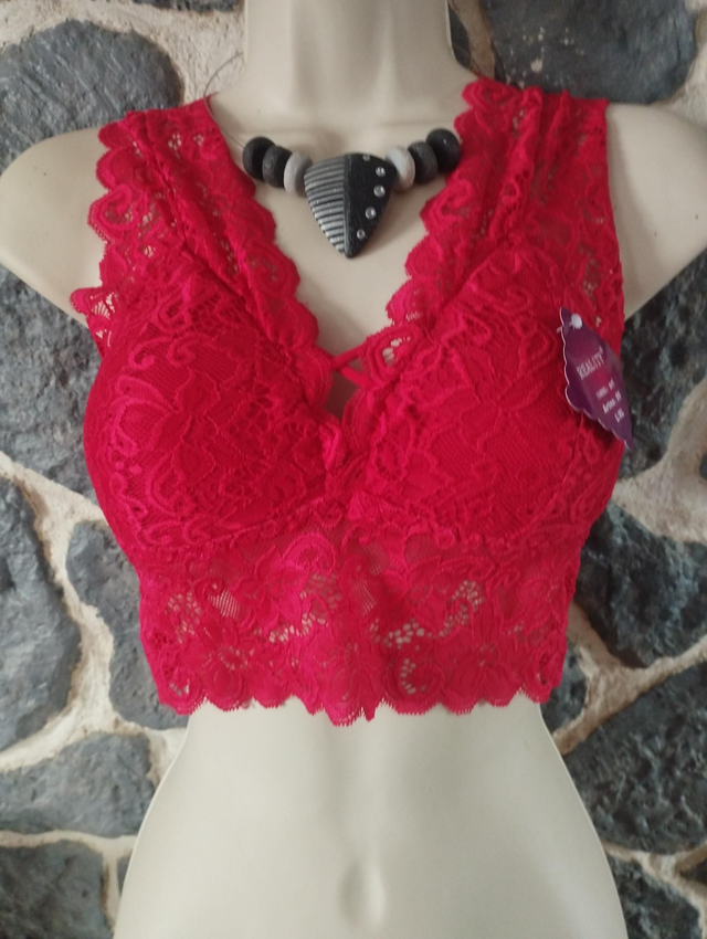 Brassière rouge avec lacets décoratifs taille L