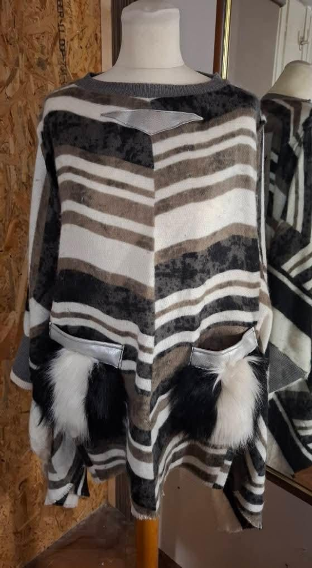 WOVEN WANDERER pulover-pončo