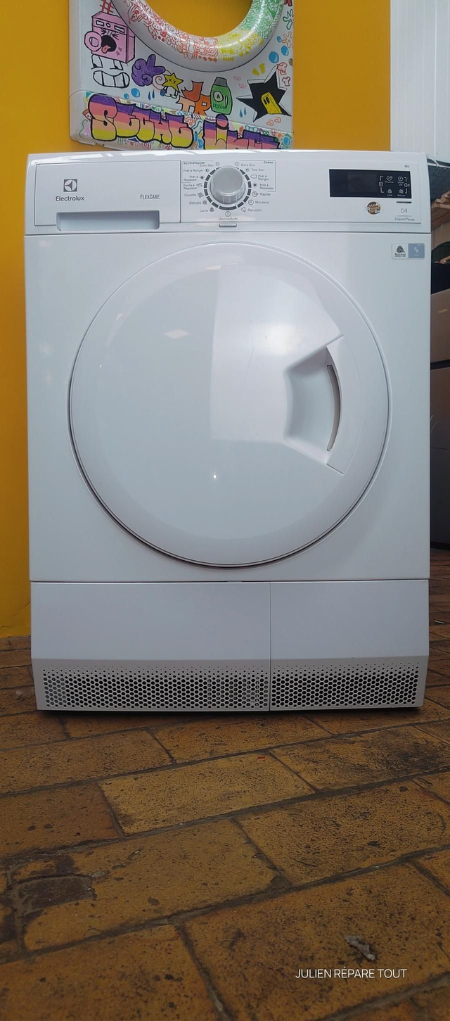 SÈCHE LINGE 8KG ELECTROLUX EDC2086PDW