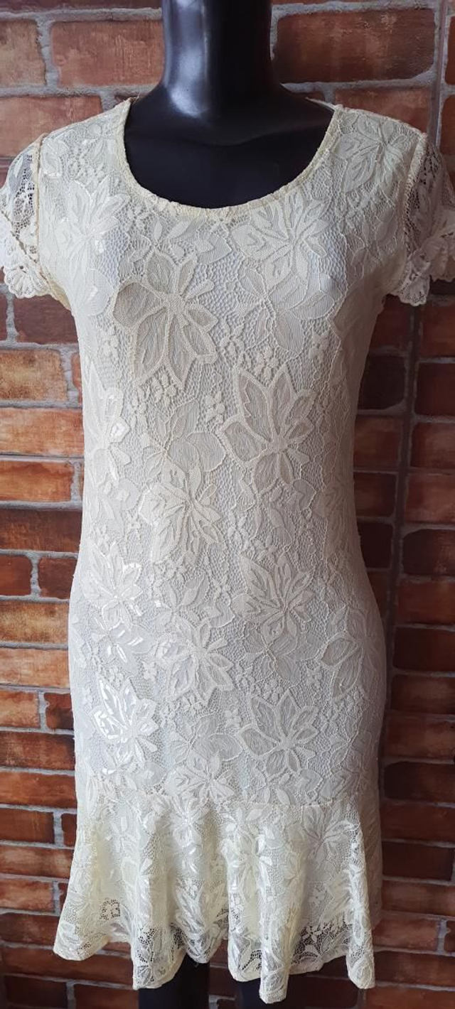 Vestido de Renda Curto