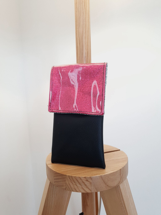 Pochette aimantée simili cuir pailleté et mat