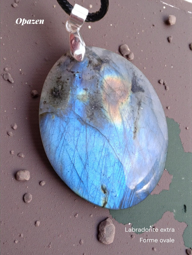 Pendentif labradorite reflets bleus 