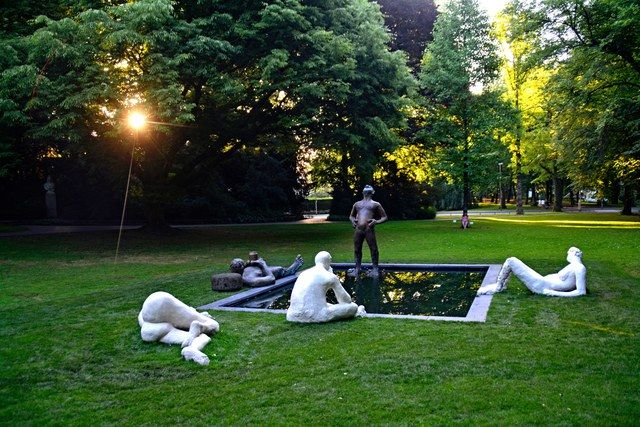 Skulpturen an der Promenade