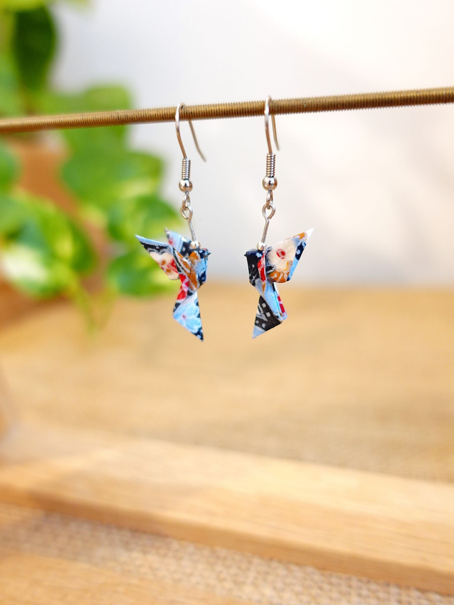 Origami Colombe, oiseau / INOX / Boucles d'oreilles / Papier japonais washi / Bleu marine, beige, Argent / Bijou japonais origami /