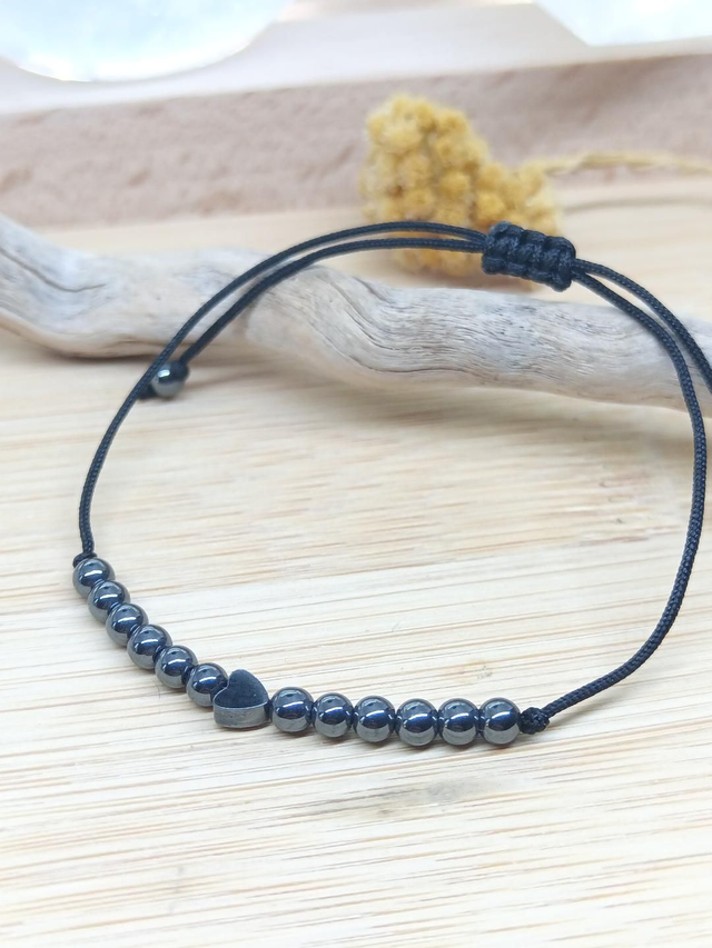Bracelet cordon Andréa Hématite Cœur- Energie et élégance naturelle