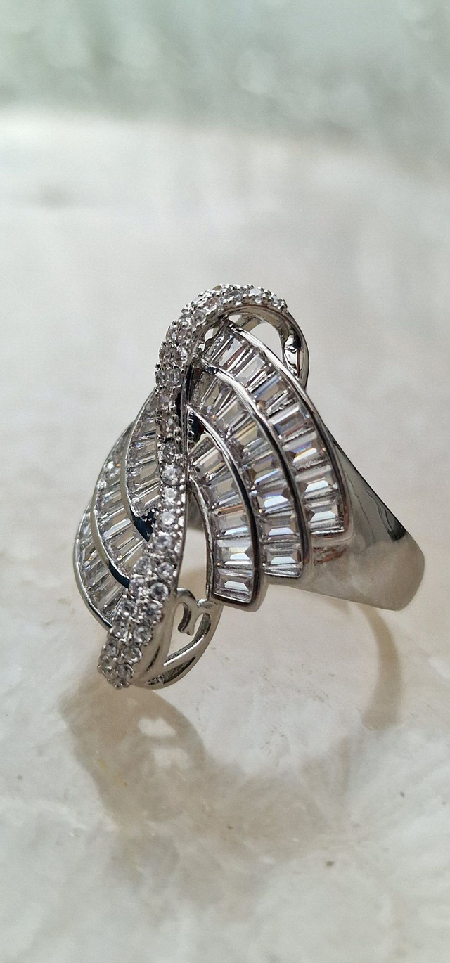Bague Argentée Rhodium Plaqué Zirconiums