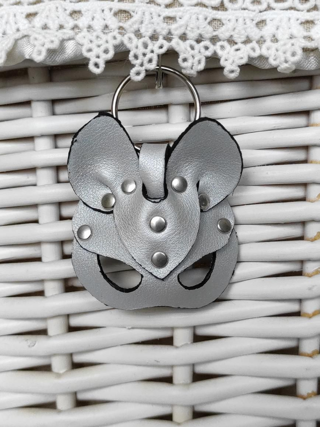 Porte clés masque en cuir 