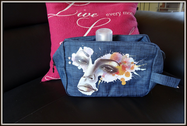 Trousse de Toilette " Mavis visage femme"  