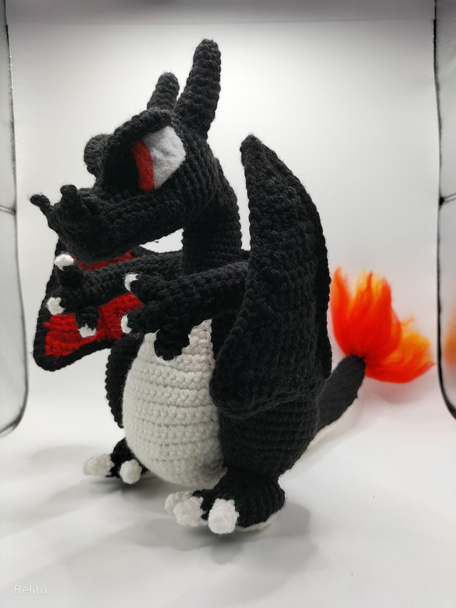 POKEMON Dracaufeu shiny