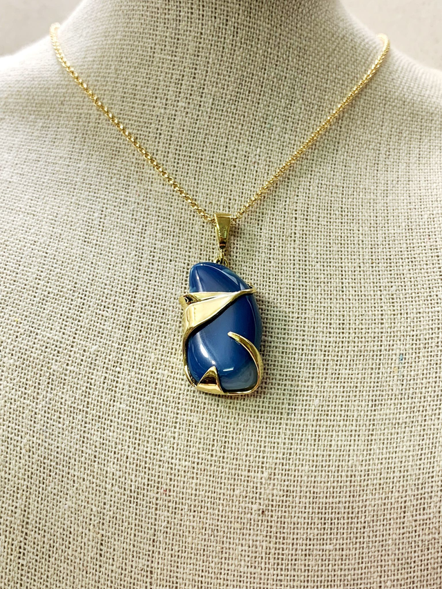 Agate - Collier avec pendentif en laiton avec belle agate bleue