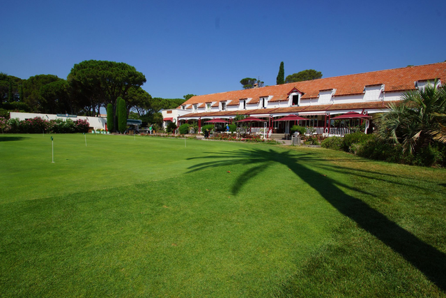 Coffret cadeau séjour golf 1 nuit au Najeti Hôtel de Valescure