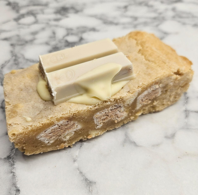 White KitKat Blondie