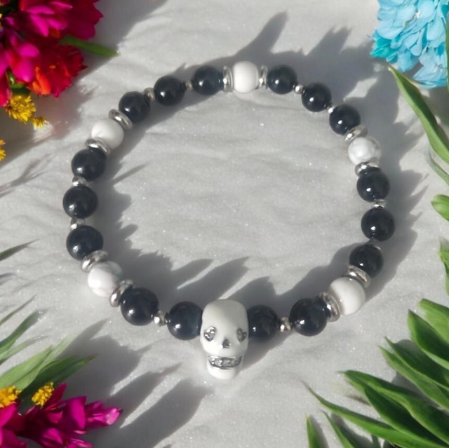 Bracelet Pandolith Obsidienne et Howlite et son charm phosphorescent 