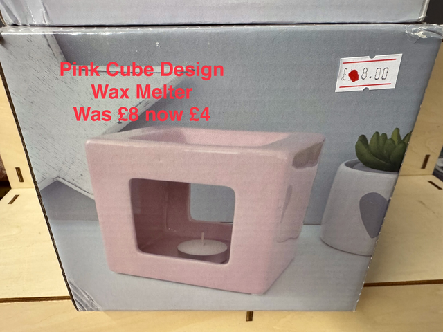 Cube shaped Pink Wax Melter