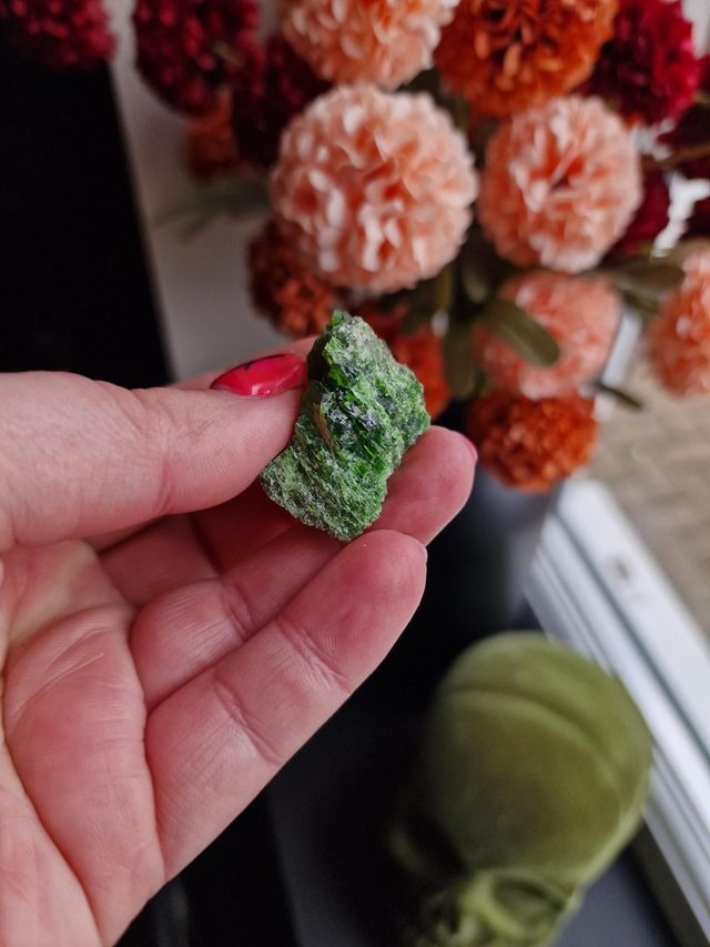 Chrome diopside specimen 