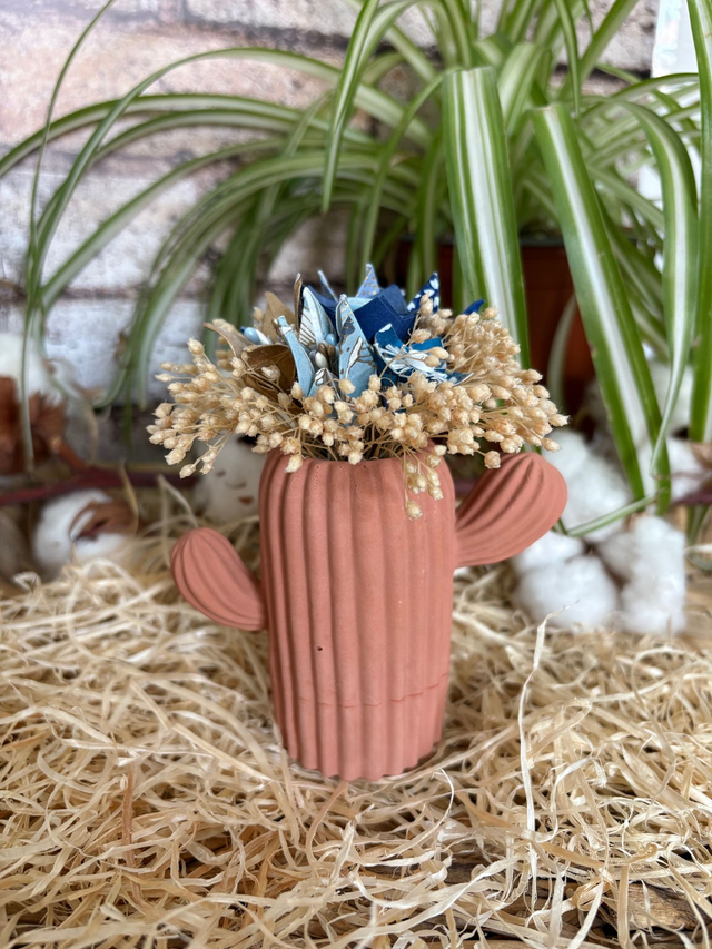 Vase pour fleurs séchées en jesmonite : Terra cotta
