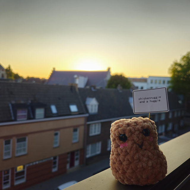 Chickennuggie and huggie with a cute booty