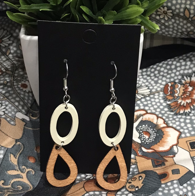 Cream/Brown Dangling Earrings - CDE30