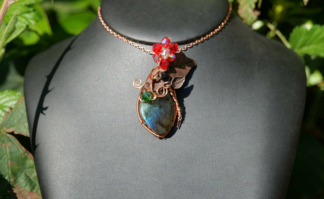 Fleur de cristal et Labradorite