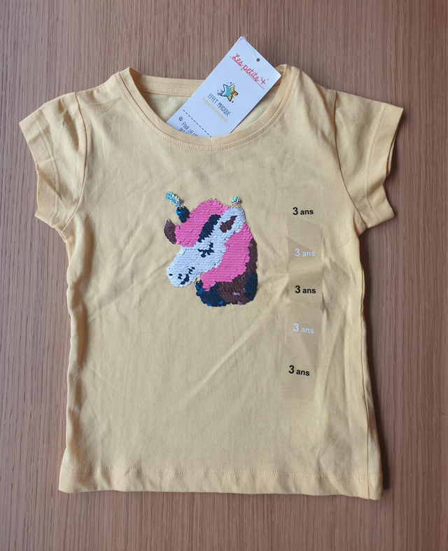 Tee-shirt licorne avec sequins réversibles 3 ans Neuf
