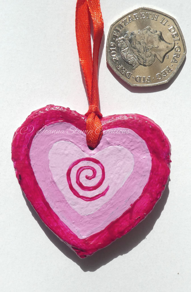 Wonderful "Animal Inspirations" Hanging Gift. "Loving Heart". With an inspirational motto on the reverse.