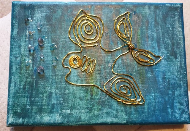 "Goldfish Bubbles" wire art on box canvas 