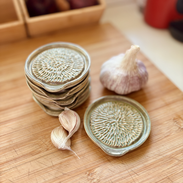 Garlic gratters