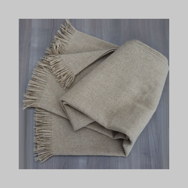 DUFY plaid in 100% lana shetland con frange su due lati CM.145X180 col. beige