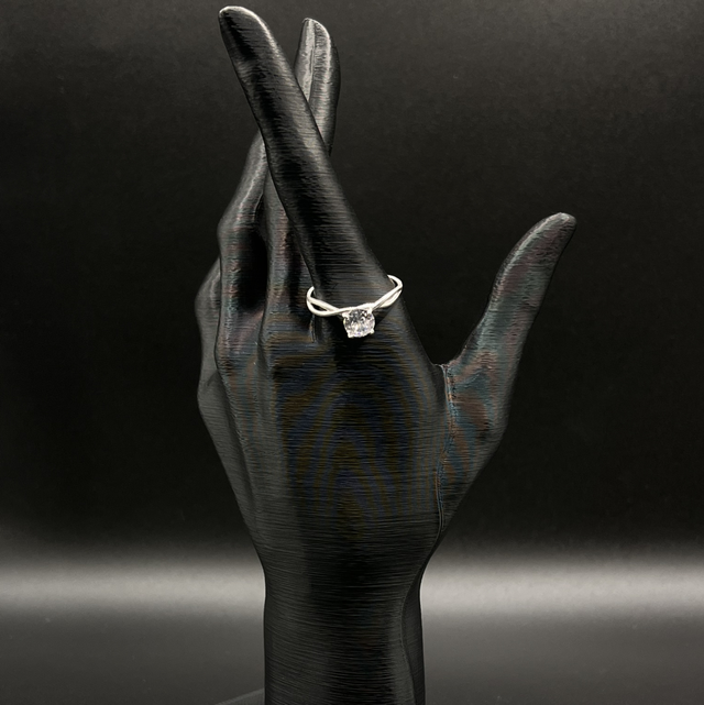 Anel solitário zircônia traçado 