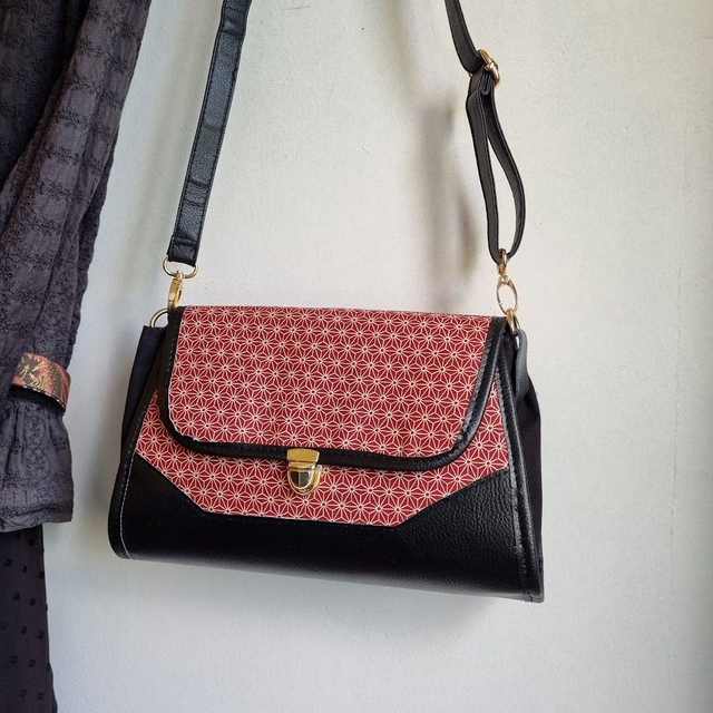 Sac cartable fermeture zippée &quot;Asanoha&quot; rouge simili cuir noir