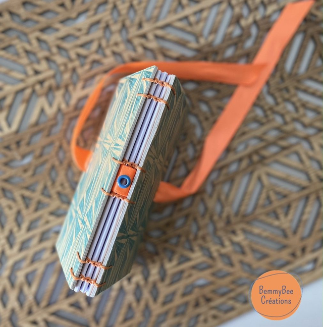 Numéro 70 - Carnet P'tits Bouts de gomme - Rayons bleus