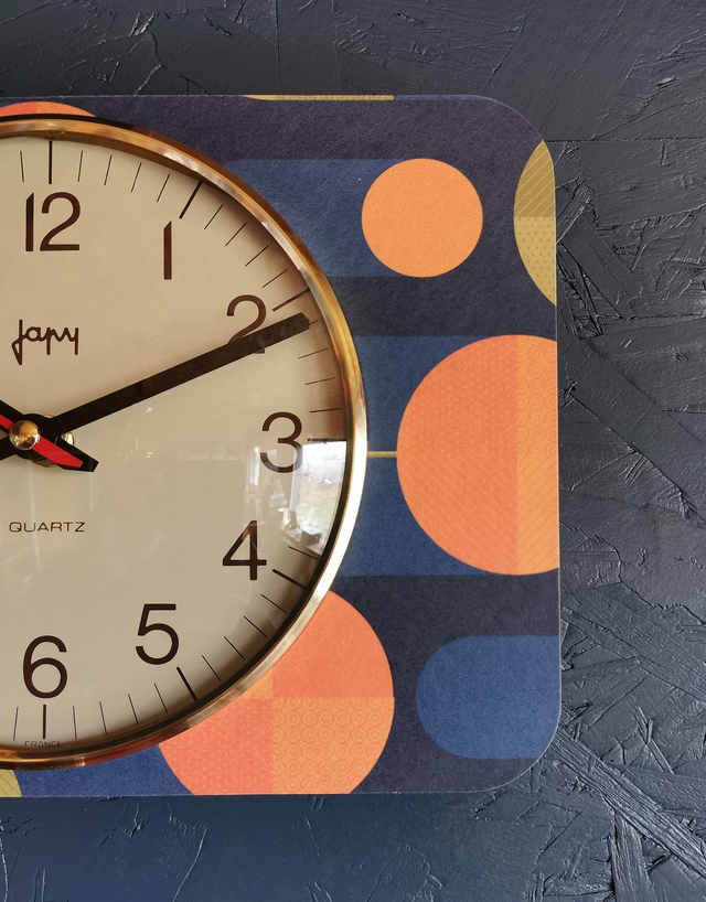 Horloge vintage pendule murale silencieuse rectangulaire "Japy bleu orange"