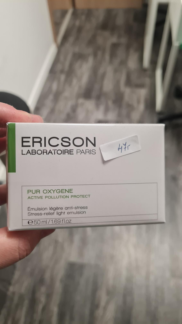 Hydratačná kyslíková emulzia na problematickú pleť s bioochranou pleti proti modrému svetlu 50ml VÝPREDAJ