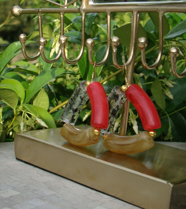 Boucles d&#039;oreilles perles tubes incurvées Shabalaa Maanik