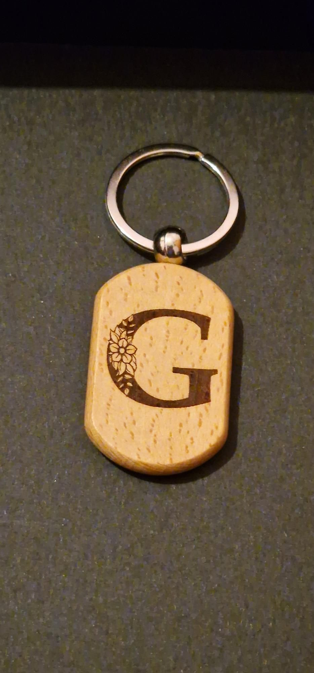 Wooden chunky key chain Letter G