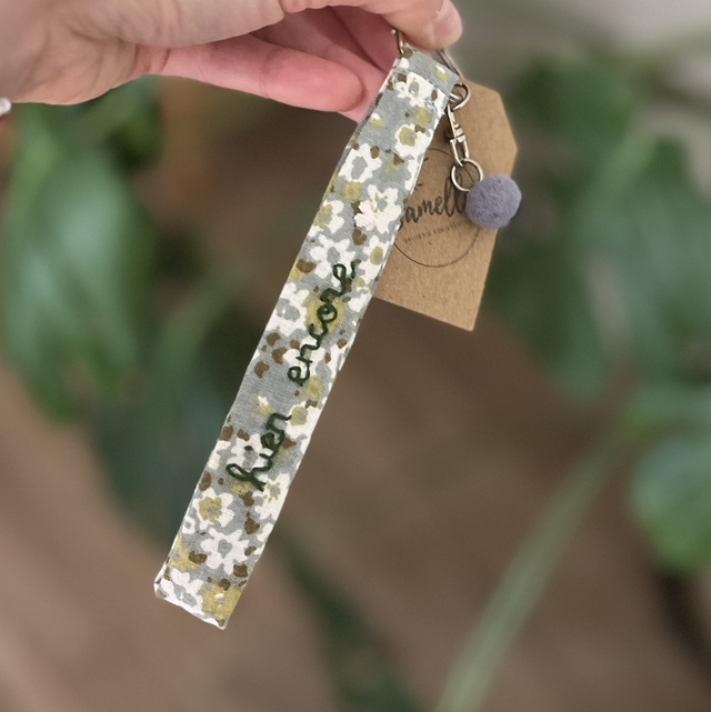 Porte clé brodé Hier encore 