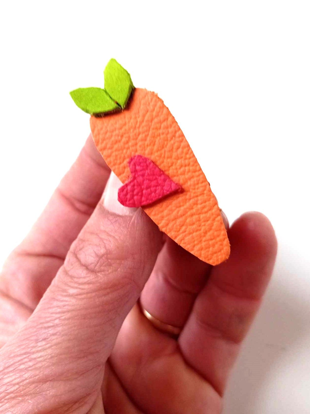 Broche en chute de CUIR et CHAMBRE à AIR de tracteur - Carotte- Pièce Artisanale et Unique